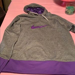 Women’s Nike sweatshirt